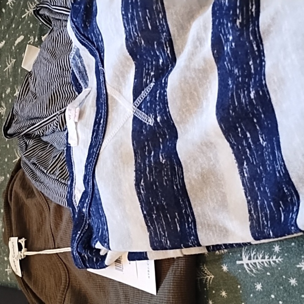 Lot of 3 great summer shirts!
